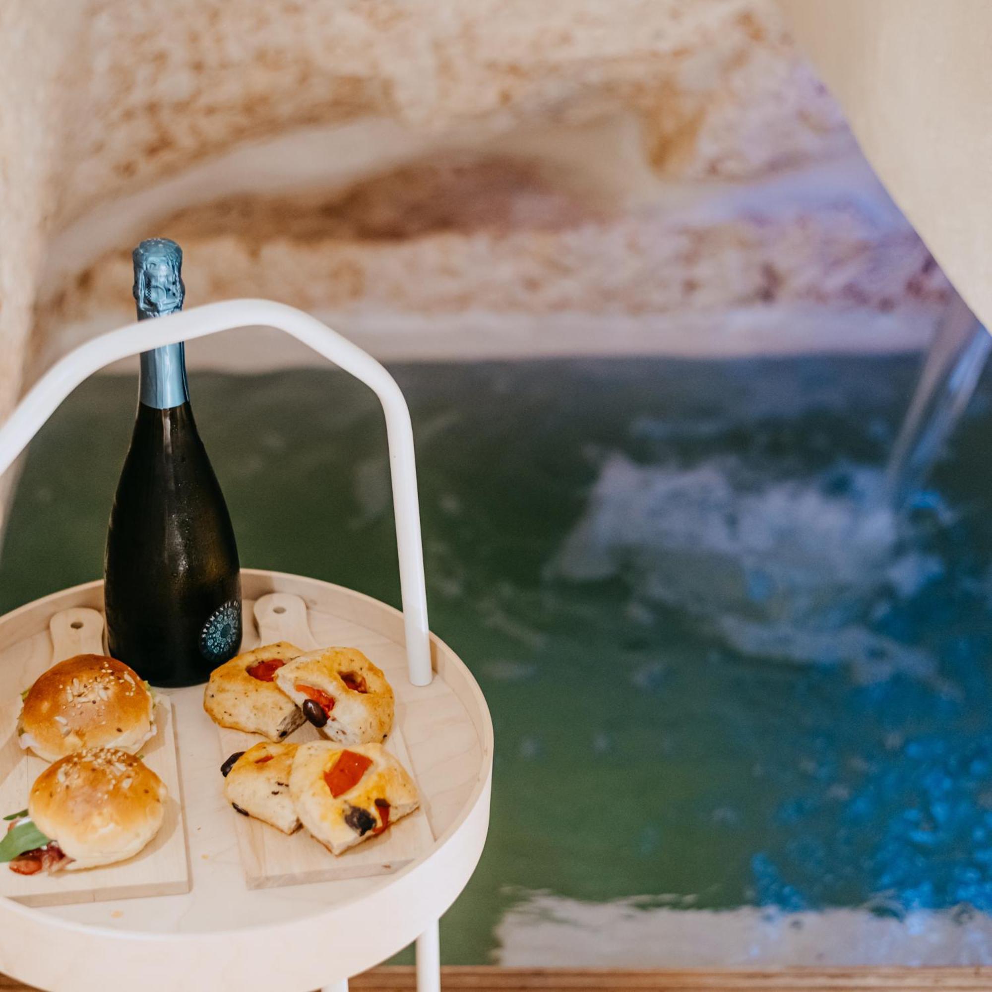 Aroma Luxury Hotel Остуни Екстериор снимка